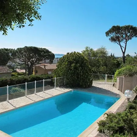 Sainte-maxime Sleeps 8 Pool *