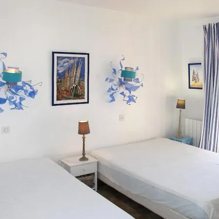 Sainte-maxime Sleeps 8 Pool