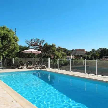 Casa de Férias Sainte-maxime Sleeps 8 Pool